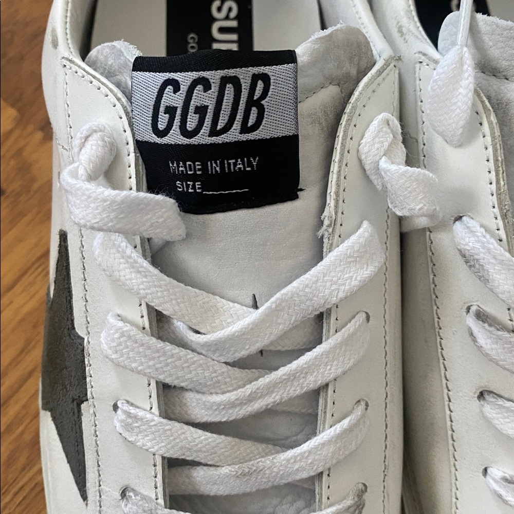 BNWT Golden Goose Superstar Sneakers white/olive green/silver - Picture 2 of 16